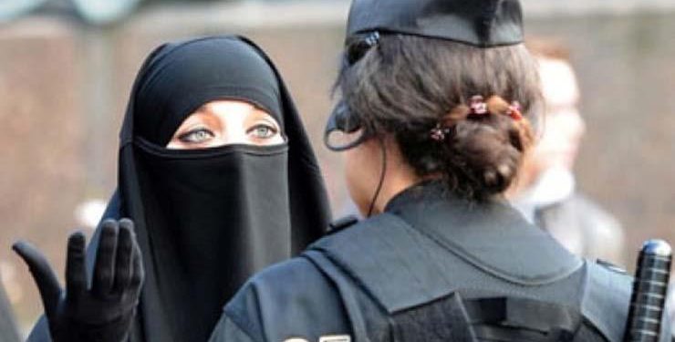 سويسرا تدعو الناخبين إلى رفض حظر البرقع والنقاب في استفتاء مارس