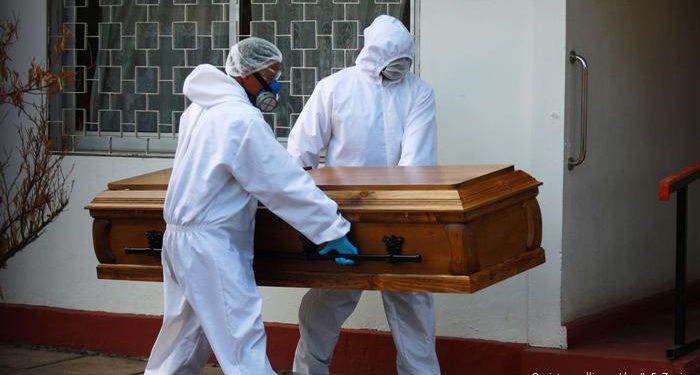 كبير موظفي البيت الأبيض المقبل يتوقع وصول وفيات كورونا إلى نصف مليون في فبراير