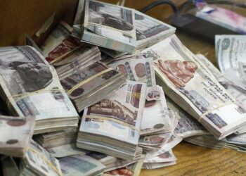 بيانات￼￼￼￼ Refinitiv: الجنيه المصري يتداول عند 24 جنيهًا مقابل الدولار