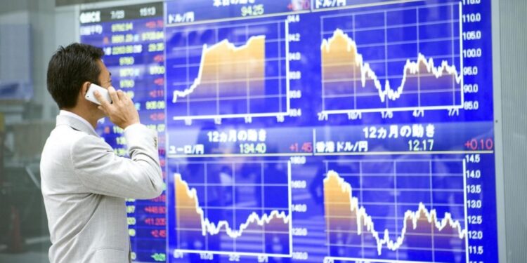 أغلقت الأسهم اليابانية مرتفعة بفضل مكاسب وول ستريت الأسبوع السابق