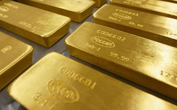 أستقر الذهب بالقرب من ذروتة فى 5 أشهر مع تراجع الدولار وتقليل الصين لقيود كورونا