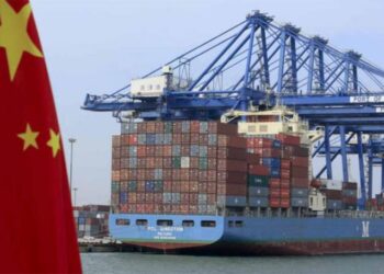 تقلص صادرات وواردات الصين بمسيرة أكثر حدة في نوفمبر