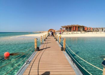 أعلنت السعودية عن جزيرة سندالة أولى وجهات نيوم للسياحة بحرية فاخرة