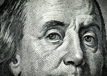 التخبط في تداول الدولار بالسوق السوداء في مصر..زيادة السيولة الدولارية تثير الارتباك