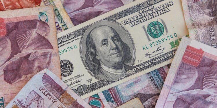 قفزة الدولار في السوق الموازية: هل هي ظاهرة مؤقتة أم أزمة اقتصادية؟