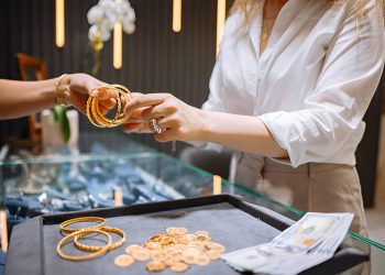 الذهب بين صعود وهبوط.. أحدث التوقعات في الأسواق العالمية