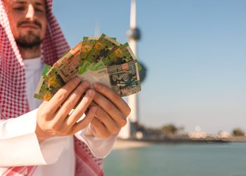 شركات بورصة الكويت تحقق 3.7 مليار دولار أرباحًا بالنصف الأول 2025.. تراجع 13.7%