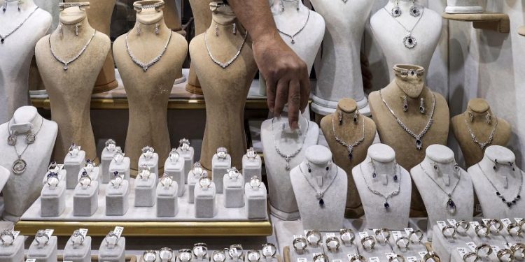 الفضة تكسر الاستقرار: تراجع جديد في سعر الجرام اليوم الأحد