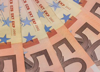 تذبذب سعر اليورو مقابل الجنيه المصري الأحد 7-9-2025 مع منتصف التداولات