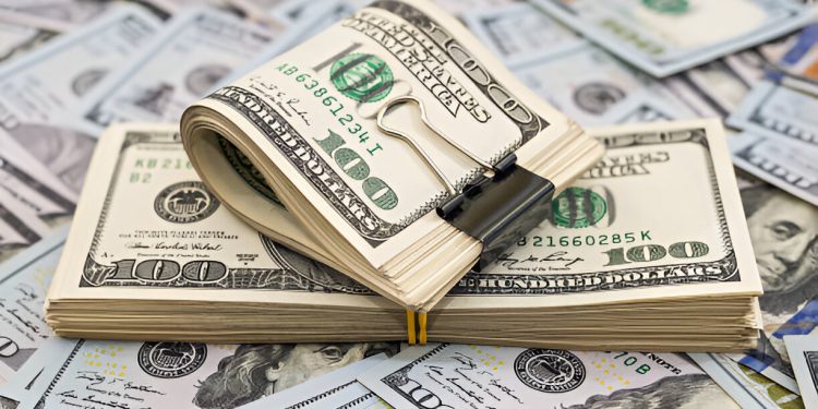 المستثمرون يترقبون.. سعر الدولار في مصر مع إغلاق اليوم