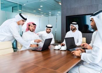 تتجه البورصة السعودية نحو تحقيق رابع مكسب شهري لها في عام 2025، مدعومةً بأداء قوي من القطاع المصرفي