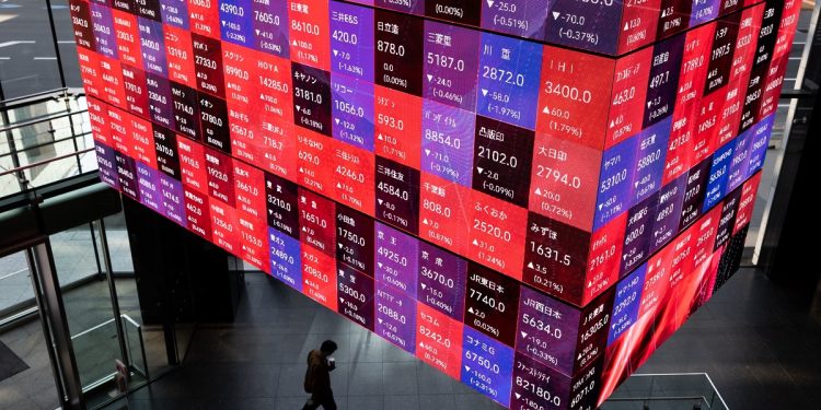مؤشر نيكي الياباني يتجاوز 50 ألف نقطة لأول مرة بدعم من التفاؤل التجاري واجتماع مرتقب بين تاكايشي وترامب
