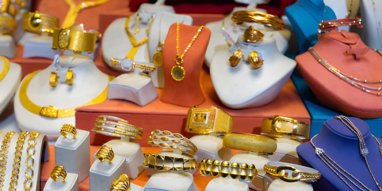 الذهب يستعيد بريقه مع ترقب بيانات التضخم الأميركية وعودة الرهانات على خفض الفائدة