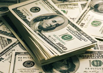 الدولار يرتفع مع ترقّب الأسواق لمحادثات التجارة واجتماع الفيدرالي الأمريكي