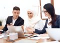تباين أداء البورصات الخليجية مع بداية الأسبوع.. وتراجع طفيف في قطر