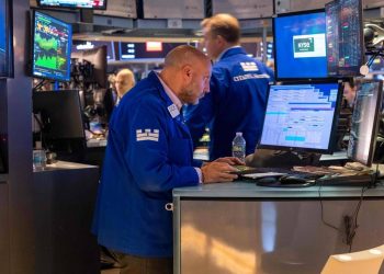 الأسهم الأمريكية تواصل صعودها مدعومة بتوقعات خفض الفائدة ومكاسب قطاع الذكاء الاصطناعي