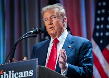 رسوم ترامب الجمركية تثير معركة قانونية حاسمة أمام المحكمة العليا الأميركية