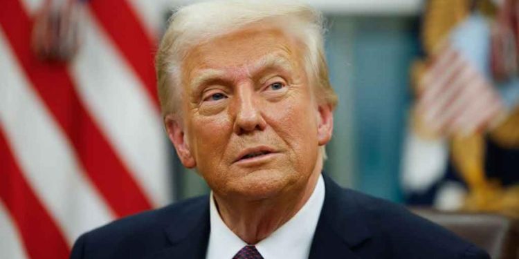 ترامب يغلق المجال الجوي فوق فنزويلا وفنزويلا تصفه بـ”التهديد الاستعماري” وسط توترات اقتصادية وجيوسياسية متصاعدة