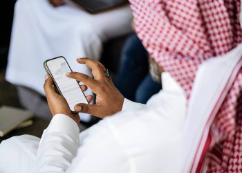 مؤشر الأسهم السعودية يبدأ تعاملات الاثنين على انخفاض بنسبة 0.3%