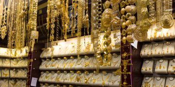أسعار الذهب في مصر اليوم: استقرار نسبي وسط مراقبة للأسواق العالمية والدولار
