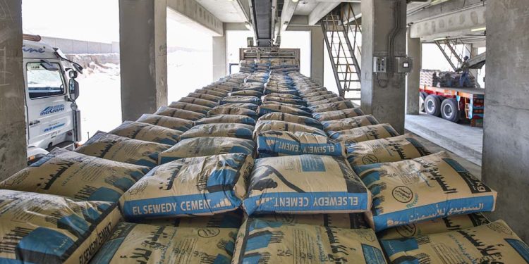 أعلنت شركة “السويدي للأسمنت” عن تخارج جزئي من استثماراتها في شركة “القلعة للاستثمارات المالية”، مما أدى إلى خفض حصتها في رأس مال الأخيرة من 6.3% إلى 2.92%.