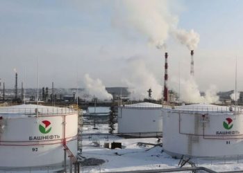 تصاعد مخاطر العرض يدفع أسعار النفط للارتفاع لليوم الثاني على التوالي